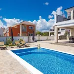 In With Pool Near Rock Villa Krnica