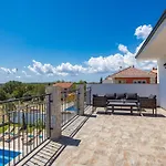 Villa In With Pool Near Rock Krnica