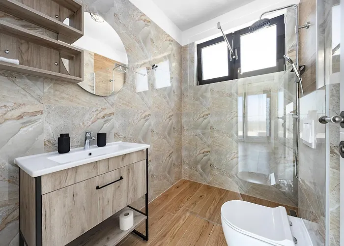 In With Pool Near Rock